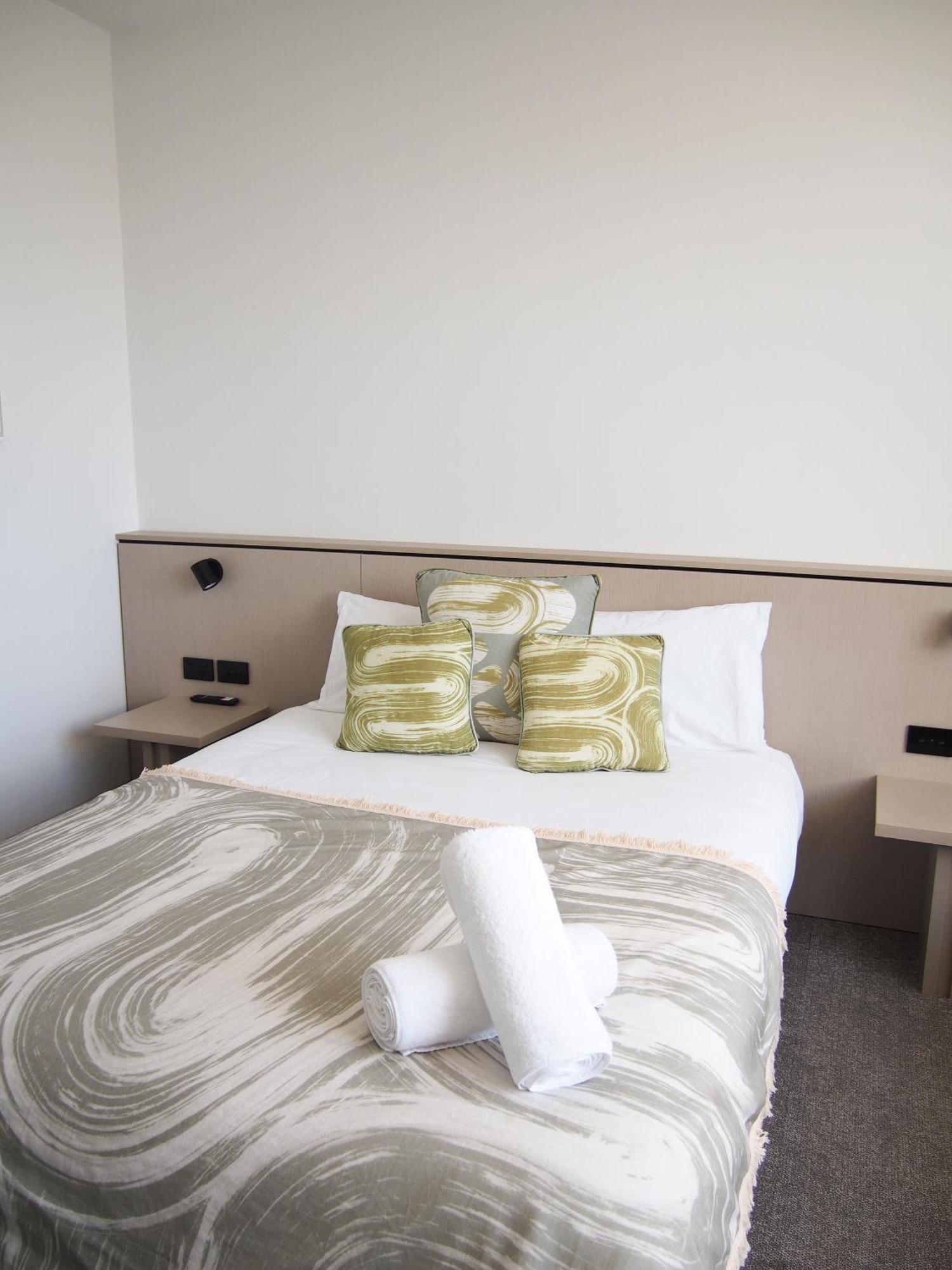 Barrys Beach Road Hotel Sydney Esterno foto