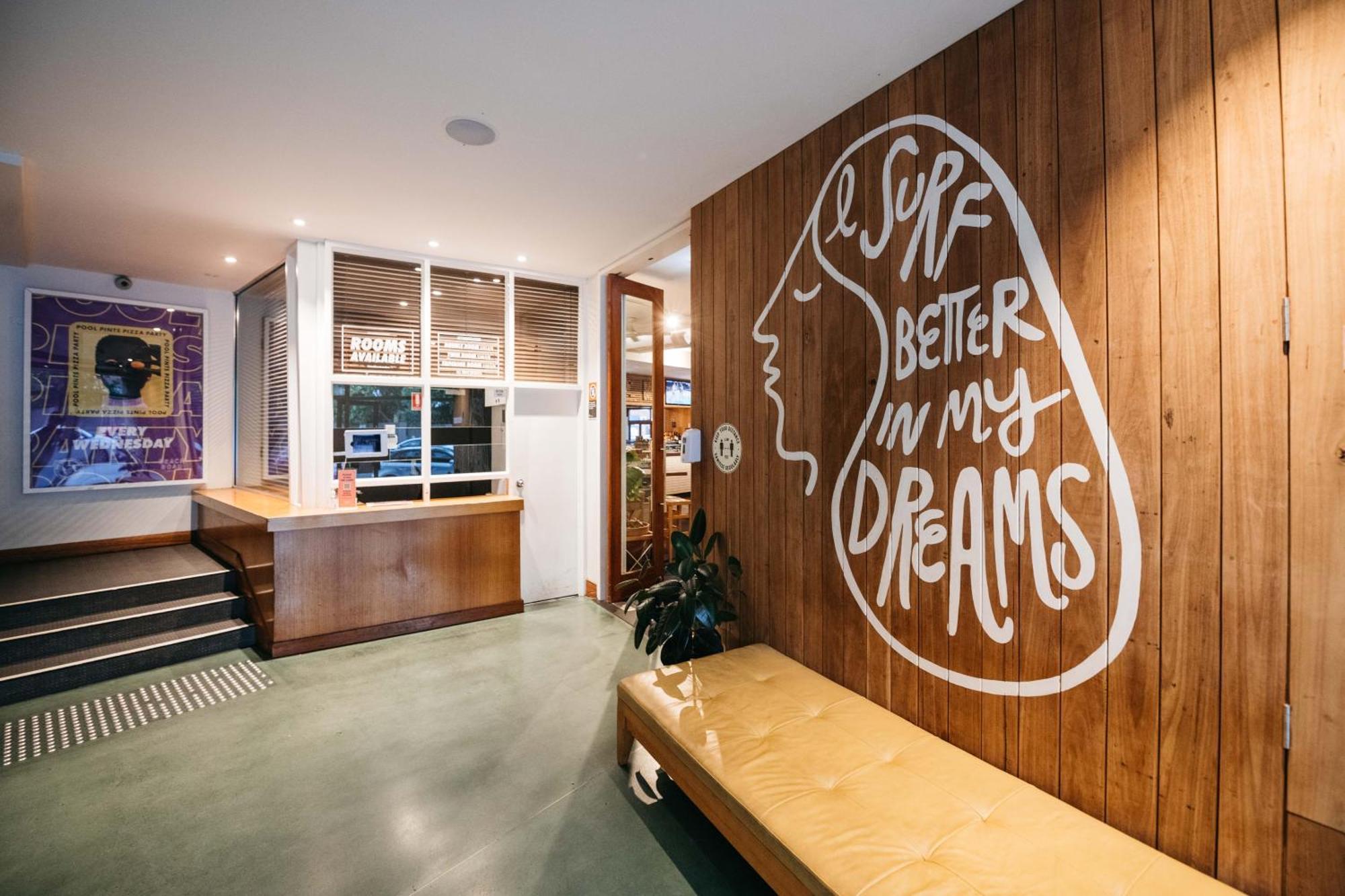 Barrys Beach Road Hotel Sydney Esterno foto